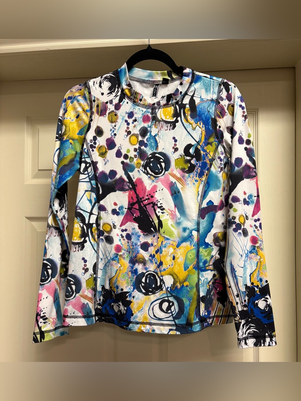 SNO SKINS White Multi Abstract Splash Long Sleeve Mock Neck Pullover Top